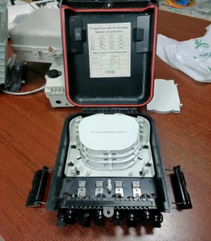 Waterproof fiber distribution box